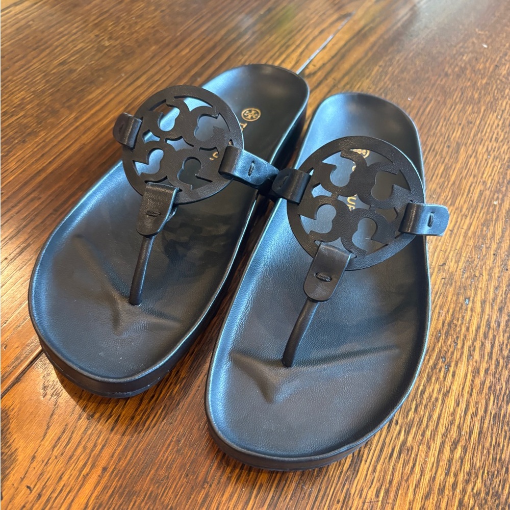Tory Burch Miller cloud sandal. Black, leather top, foam core. Excellent cond